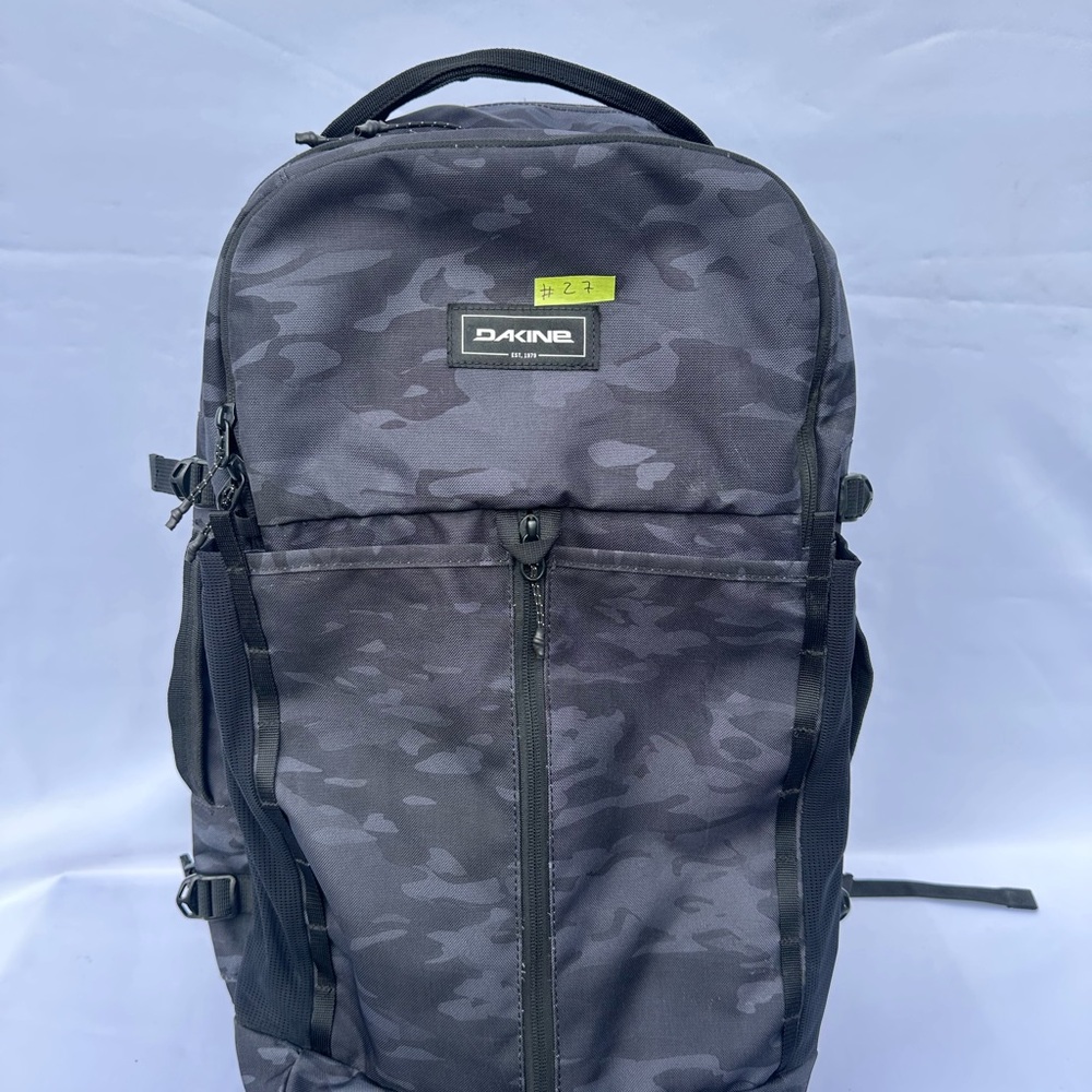 #27 Dakine Split Adventure 38L black vintage camo
